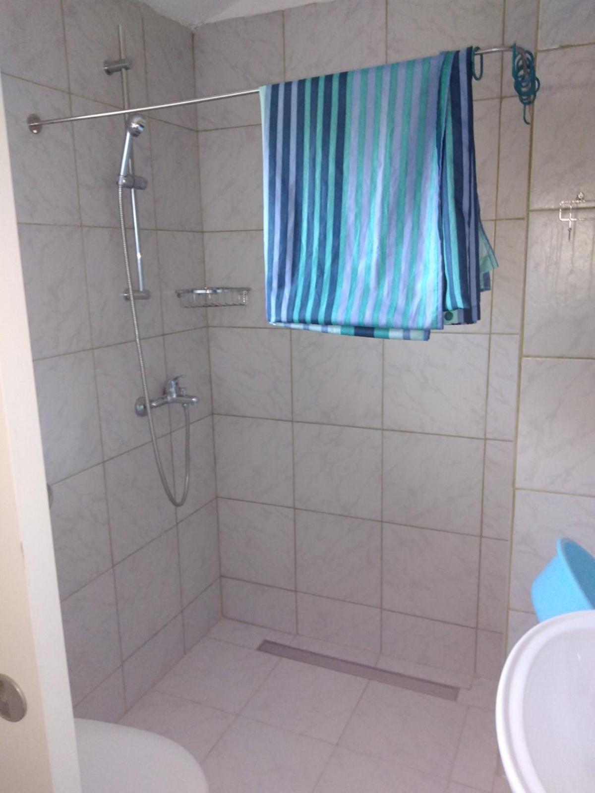 Apartment Zola Gornji Karin Exteriör bild