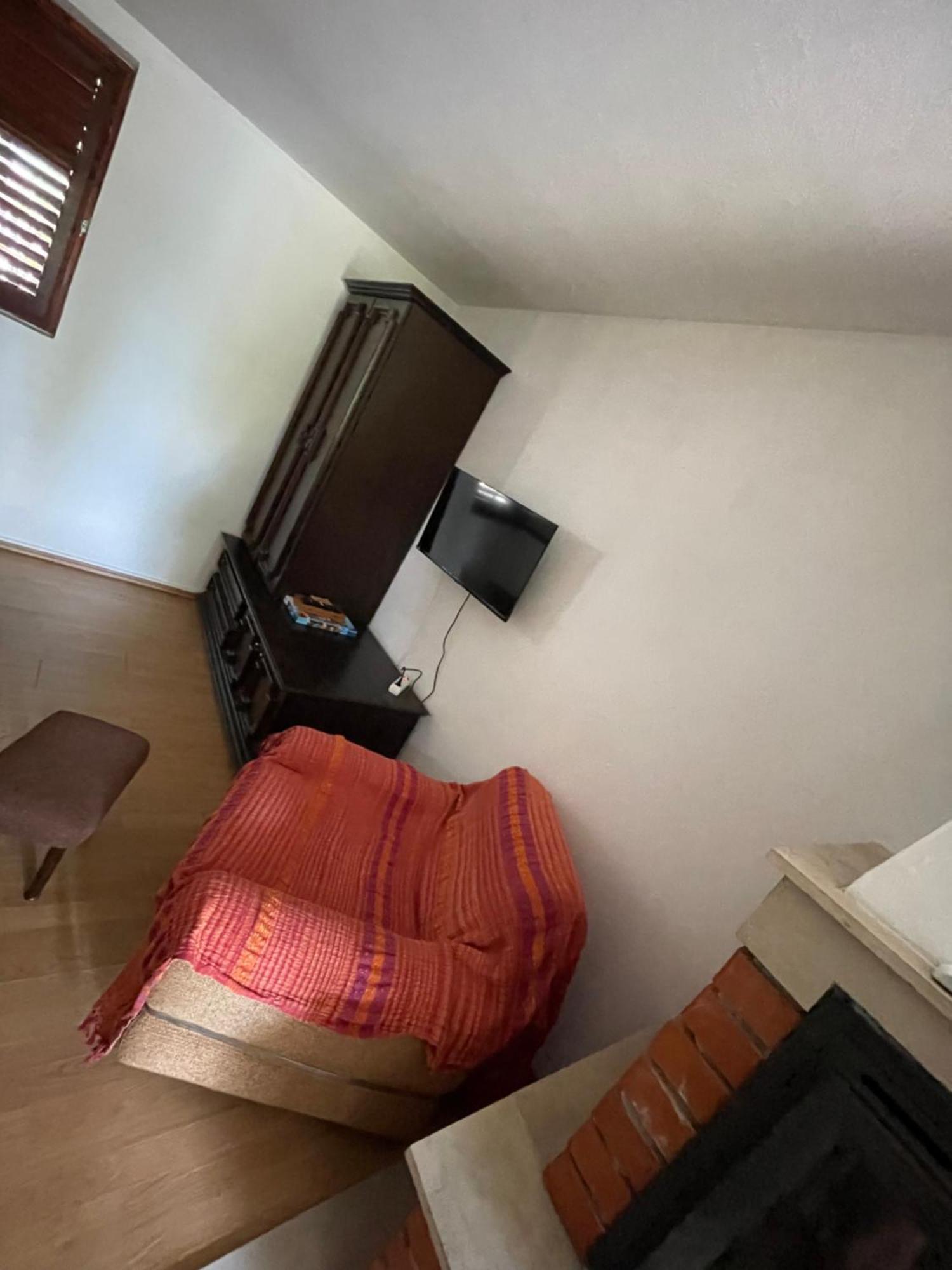 Apartment Zola Gornji Karin Exteriör bild
